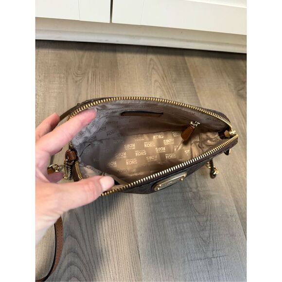 Michael Kors Brown Signature Canvas & Leather Crossbody Shoulder Bag - Picture 10 of 11